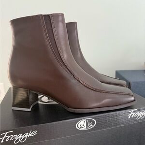Froggie Women's Brown Ankle Boots size 7